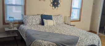 Cute 3BR 3BA Handicap Acc BR and BA WIFI SMART TV