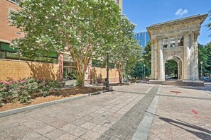 Property grounds - Downtown 1BR - LOW Cleaning Fee! Centrally Located/All Attractions!  (Atlanta)