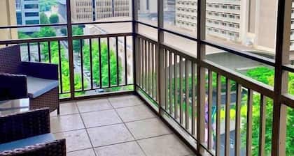 Short Walk to All Downtown Attractions!