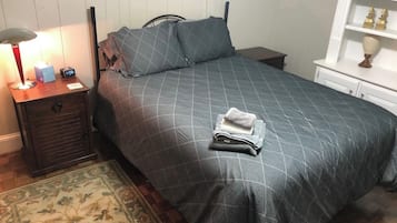 Iron/ironing board, travel crib, WiFi, bed sheets