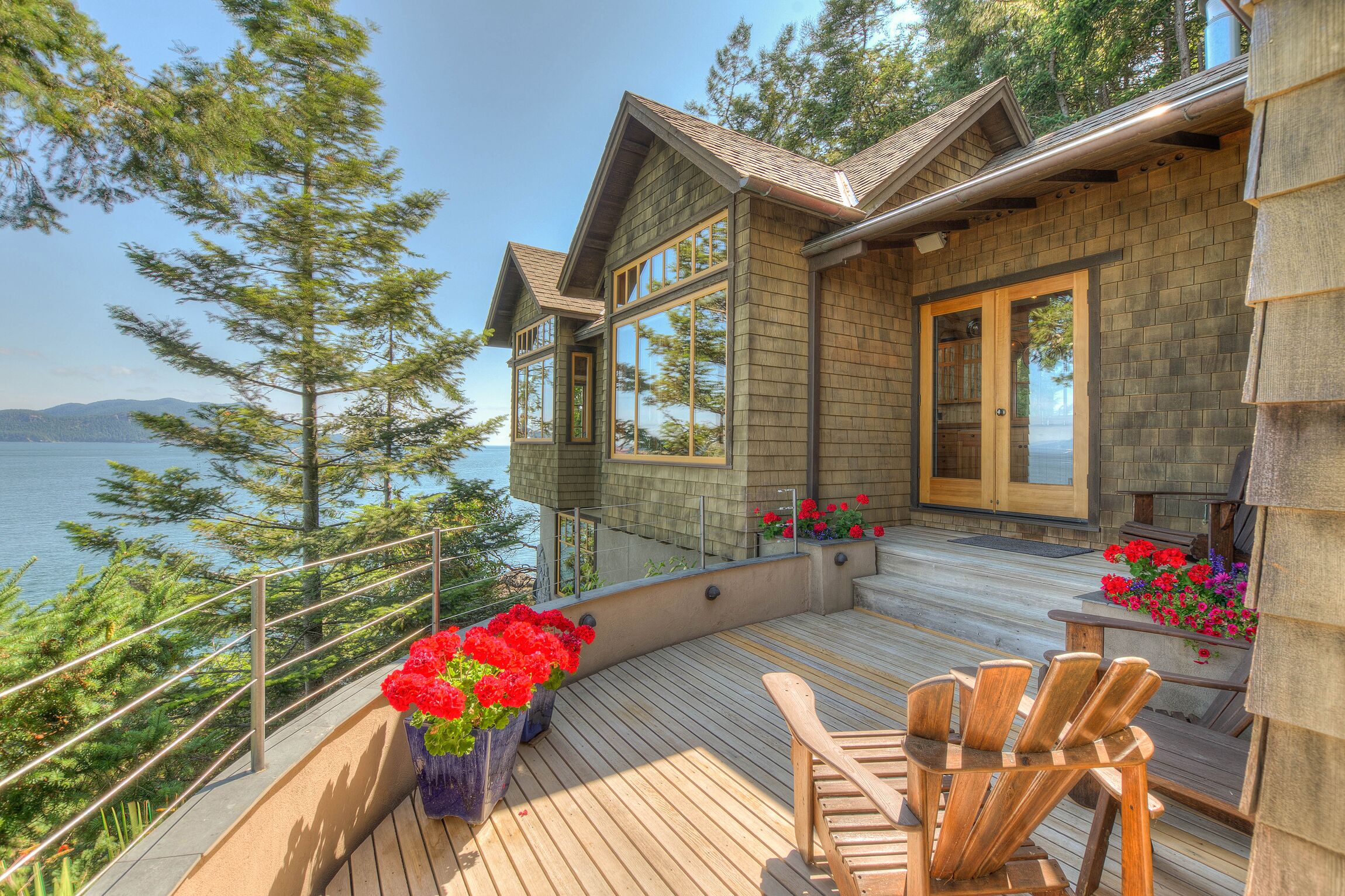 Waterfront **Spectacular Million Dollar Views** Seacliff Cottage