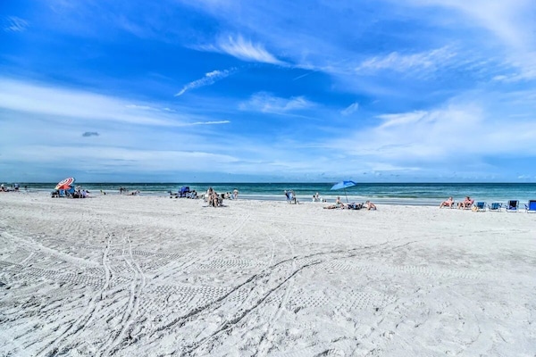 Una playa cerca, toallas de playa