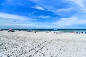 Perto da praia, toalhas de praia 
