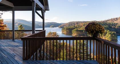 10-min. drive to Cashiers. Scenic lake and mountain range vistas.