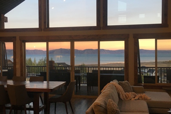 Smart TV, fireplace, DVD player, table football