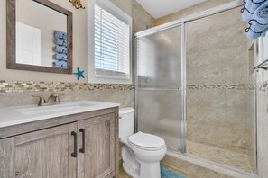 Bathroom - Yellow 3 Story Home (Key Largo)