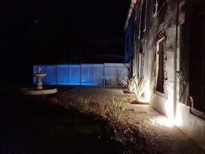 Terrace/patio - 15-person gîte with indoor/heated pool and spa (Bournezeau, France)