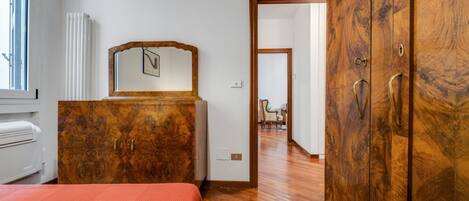 2 chambres, fer et planche Ă repasser, accĂšs Ă Internet