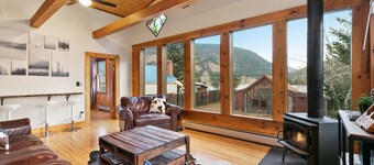 Historic Mountain House close to skiing & outdoor adventures