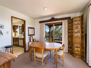Maison, 3 chambres | Cuisine privée | Réfrigérateur, four à micro-ondes, un four, surface de cuisson
