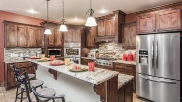 Studio (Multiple Bedrooms) | Property amenity