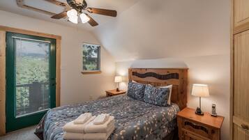 Cabin, 2 Bedrooms | 2 bedrooms, individually decorated, individually furnished, free WiFi