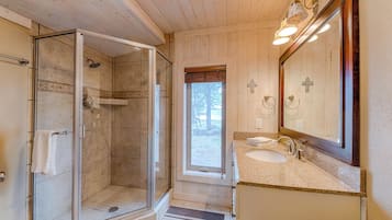 Studio (3 Bedrooms) | Property amenity