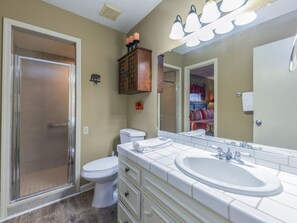 Condo (3 Bedrooms) | Property amenity