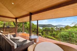 Luxury House, 5 Bedrooms, Private Pool, Ocean View, 2 Golf Buggies | Terrace/patio - Iluka Luxury House With Ocean Views On Half Acre With Pool And Two Golf Buggies (Whitsundays)