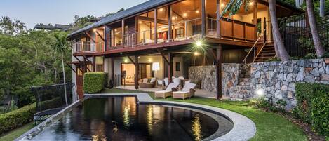 Outdoor pool, an infinity pool