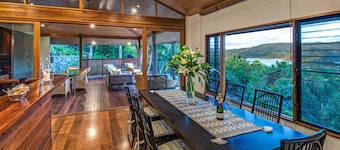 Iluka Luxury House With Ocean Views On Half Acre With Pool And Two Golf Buggies