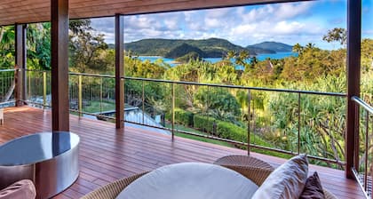 Iluka Luxury House With Ocean Views On Half Acre With Pool And Two Golf Buggies