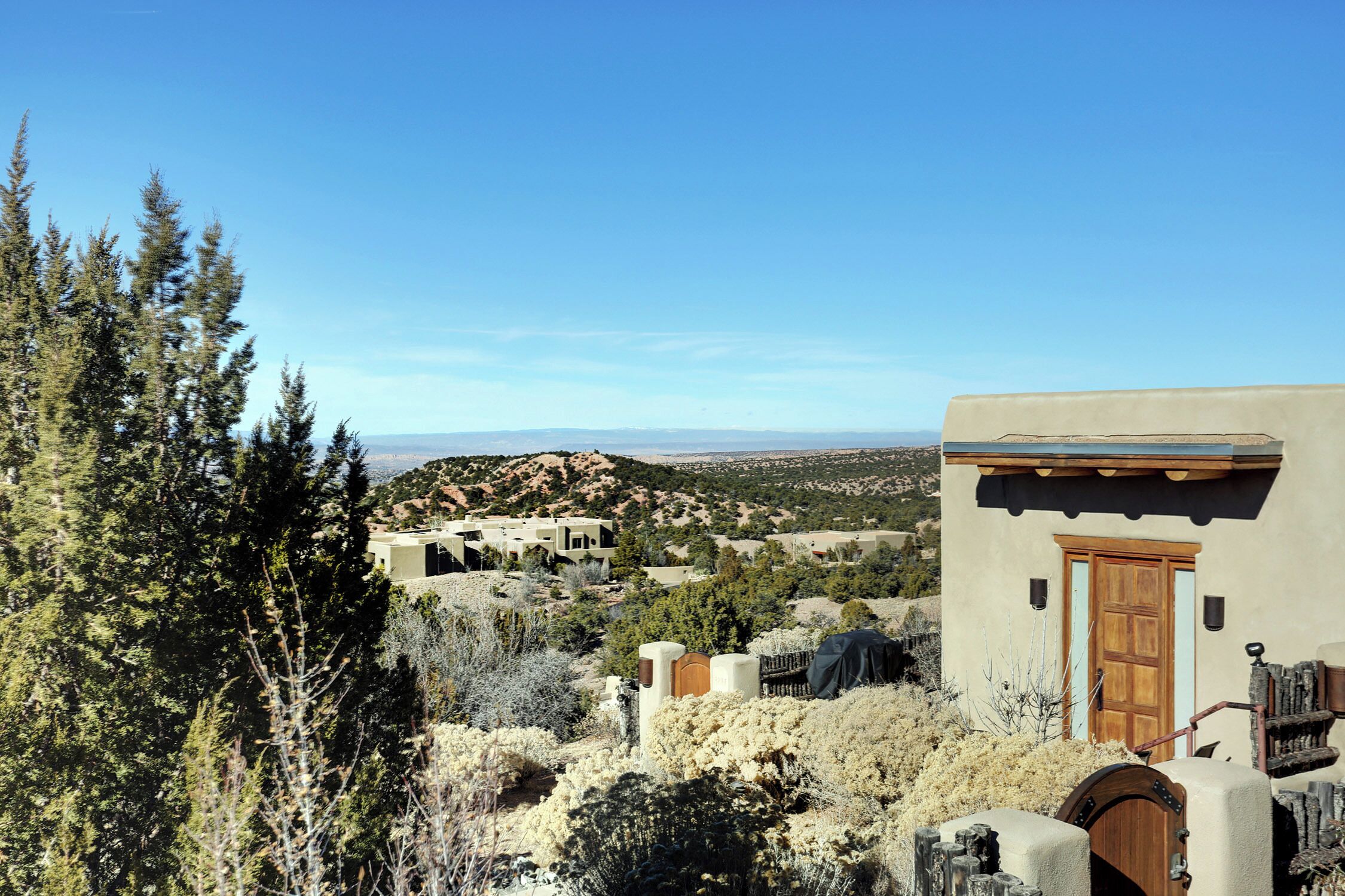 House (3 Bedrooms) | Property amenity