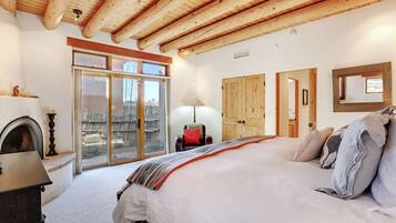 House (3 Bedrooms) | Property amenity