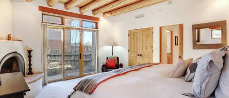 House (3 Bedrooms) | Property amenity