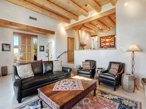 House (3 Bedrooms) | Property amenity