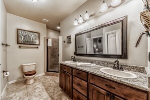 Cabin, 6 phòng ngủ | Phòng tắm | Khăn tắm 