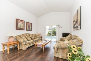 House | Living room | Flat-screen TV - Champions Gate Vista 1355 (Davenport)