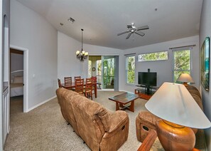 House | Living room | Flat-screen TV