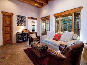 House (2 Bedrooms) | Property amenity
