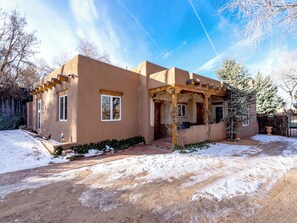 House (2 Bedrooms) | Property amenity