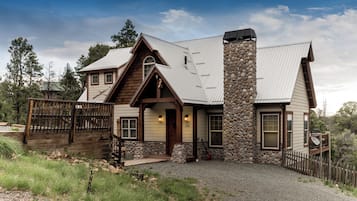 Studio (4 Bedrooms) | Front of property