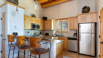 Villa, 2 Bedrooms | Private kitchen | Fridge, microwave, oven, stovetop