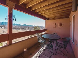 Condo (2 Bedrooms) | Property amenity