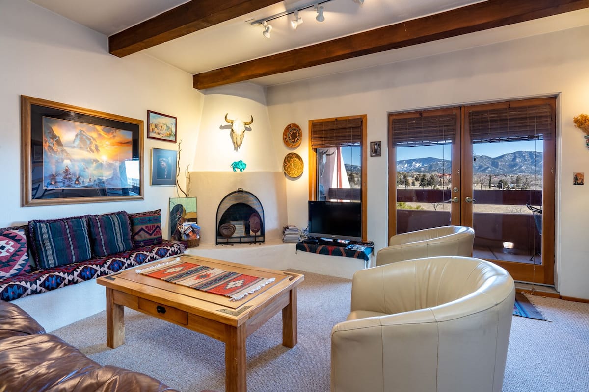 Condo, Multiple Beds, Balcony, Mountain View (#305 - Pet Friendly) | Living area