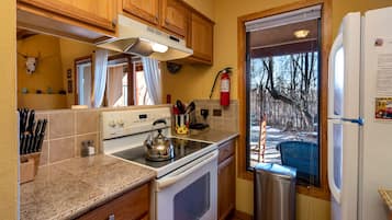 Condo (2 Bedrooms) | Property amenity