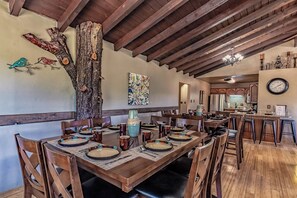 Estudio (6 Bedrooms) | Servicio de la propiedad