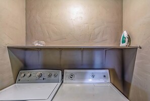 Estudio (6 Bedrooms) | Servicio de la propiedad