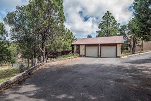 Studio (5 Bedrooms) | Property amenity