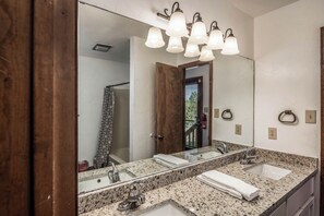 Studio (5 Bedrooms) | Property amenity - Christi and Don's Nuthouse by Ruidoso Vacation Rentals (Ruidoso)