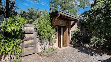 House (1 Bedroom) | Property amenity