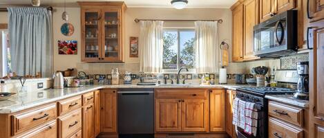 House (3 Bedrooms) | Property amenity