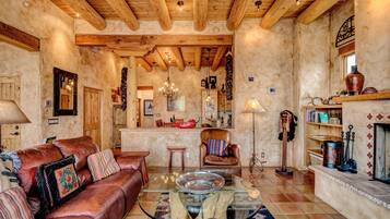 House (2 Bedrooms) | Property amenity