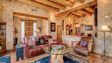 House (2 Bedrooms) | Property amenity