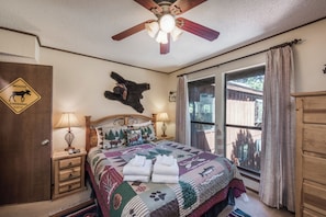 Studio (3 Bedrooms) | Property amenity - Cowboys, Indians and Outlaws by Kokopelli Property Management (Ruidoso)