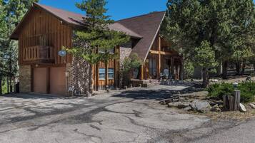 Studio (3 Bedrooms) | Front of property