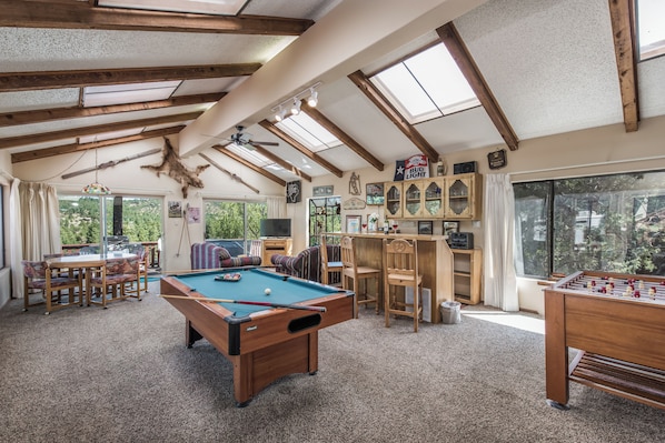 Studio (3 Bedrooms) | Property amenity