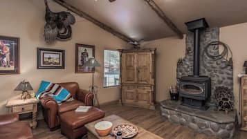 Studio (2 Bedrooms) | Property amenity