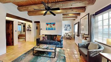 Casa (2 Bedrooms) | Servicio de la propiedad