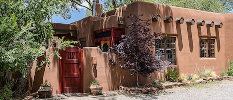 House (2 Bedrooms) | Property amenity
